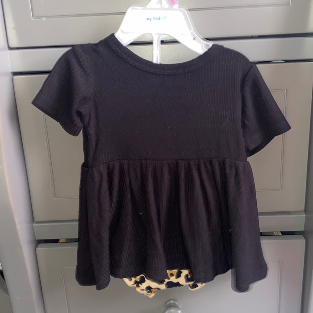 New with tags never worn black shirt with cheetah shorts 6-12 months